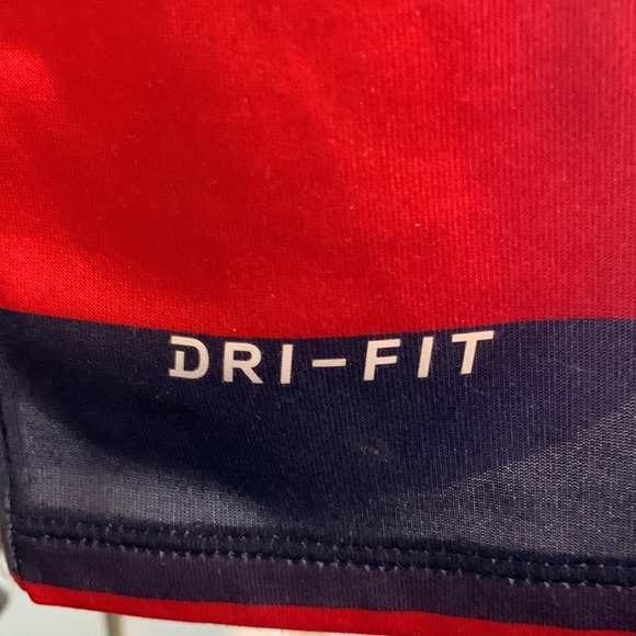 Nike Dri-Fit sports shirt - Picture 4 of 5